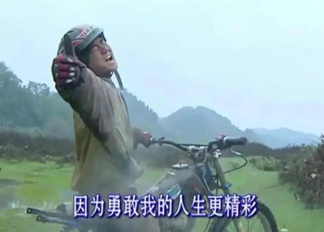 初中生造车,估值10亿,张雪上演「飞驰人生」