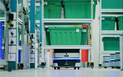 苦熬十年，极智嘉终于赚到第一桶金