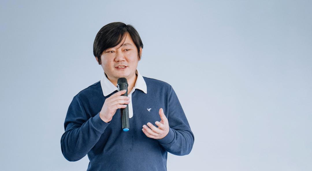 初中生造车,估值10亿,张雪上演「飞驰人生」