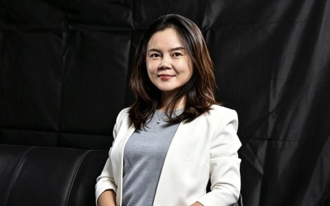 从基层到千万年薪，比亚迪财务一姐站上A股之巅