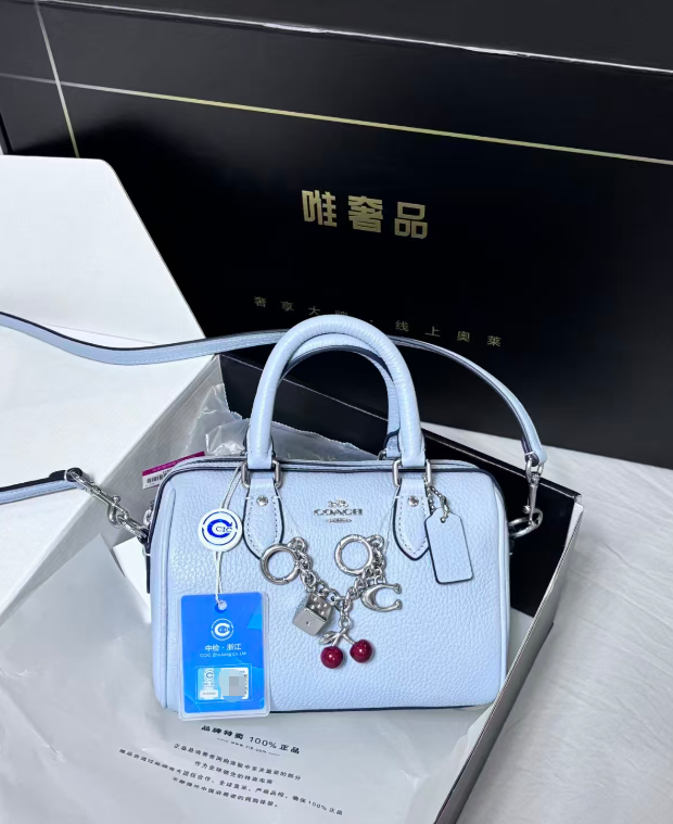 年轻人不是不消费，只是消费“既要又要”了