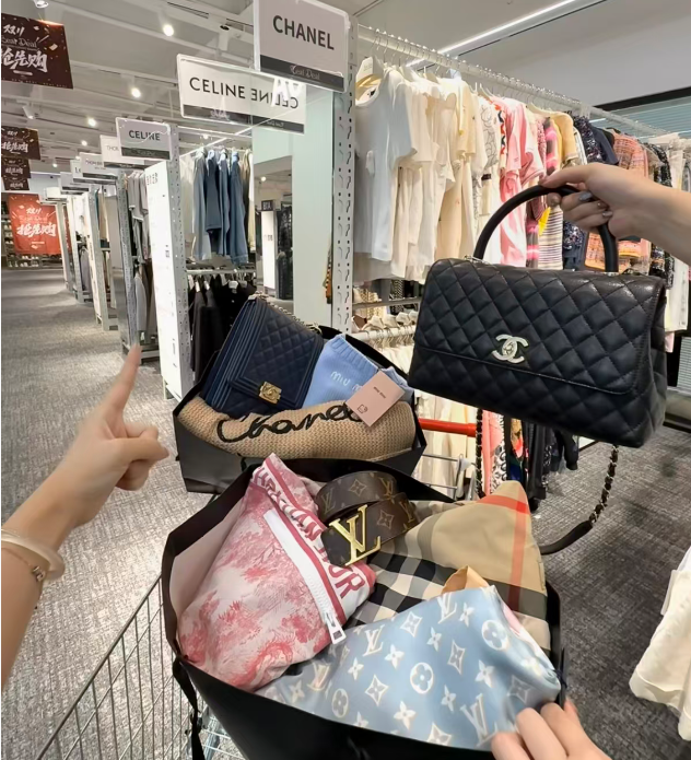 年轻人不是不消费，只是消费“既要又要”了