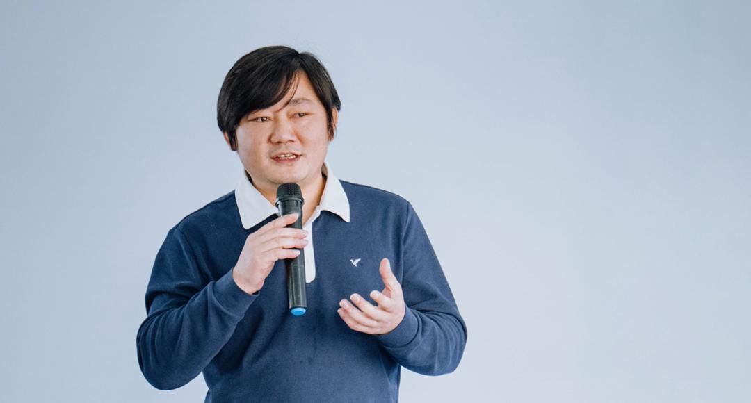 封神与问责:张雪机车的两张面孔