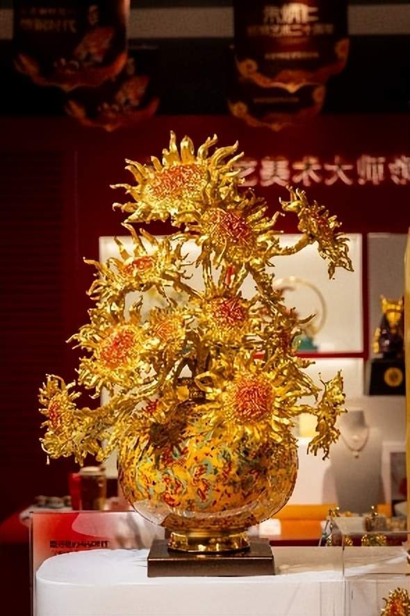 “迈巴赫少爷”出圈两周年：百年铜艺如何接住流量“大考”