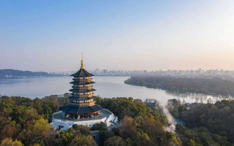 西湖申遗15周年，朱炳仁与雷峰塔：一座铜塔撑起的世界目光