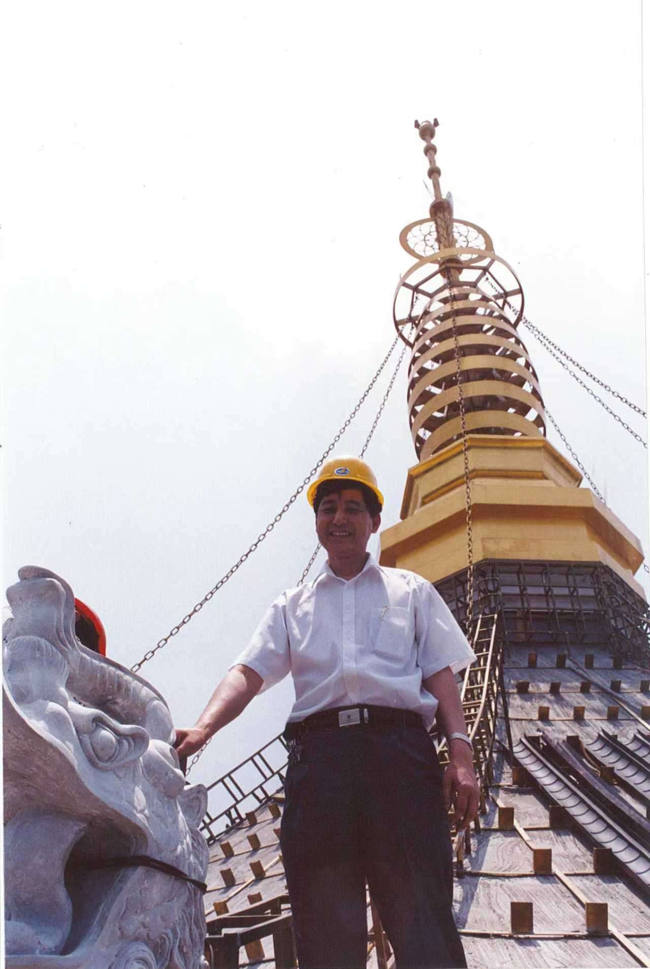 朱炳仁在雷峰塔施工现场