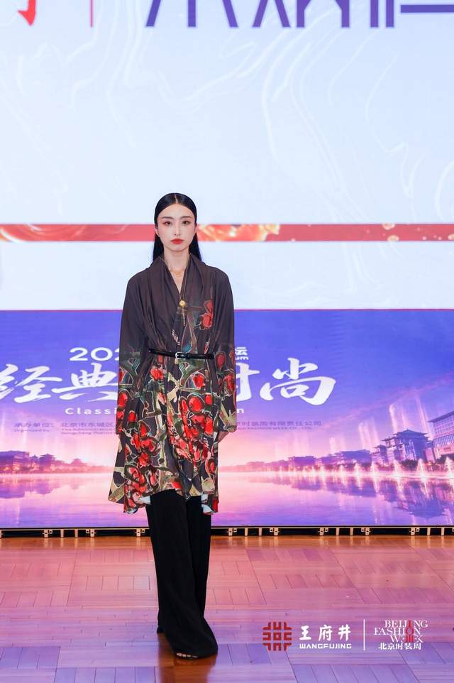 百年金街首迎“铜色高定” 朱炳仁跨界重塑东方审美“北京样本”