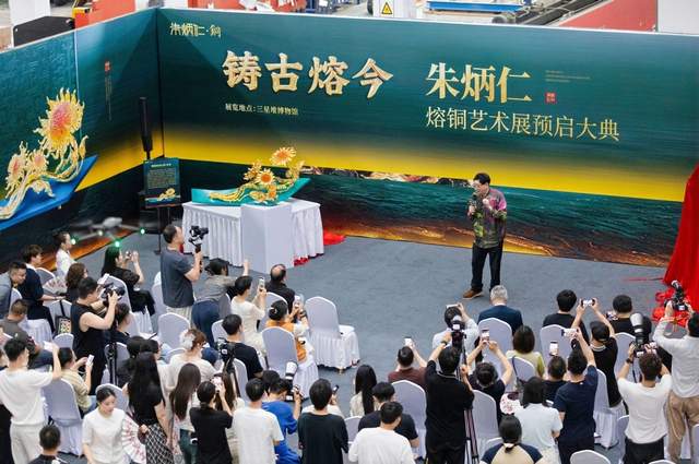 百年金街首迎“铜色高定” 朱炳仁跨界重塑东方审美“北京样本”