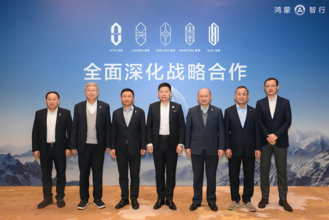 新势力有人领跑,有人压力拉满 |半场哨响①