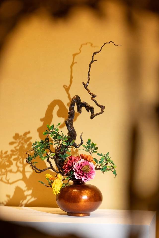 “熔颜”绽江南 熔铜艺术二十周年,朱炳仁朱军岷首度联展无锡启幕