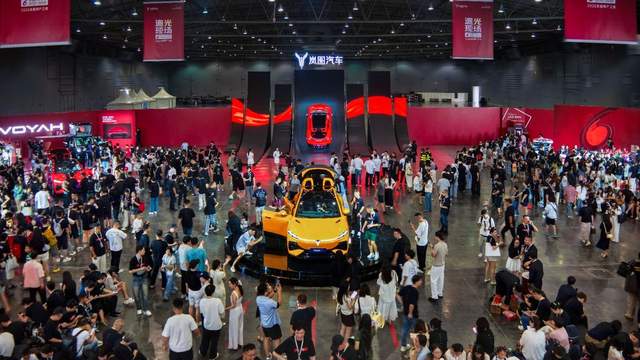 岚图用户之夜的“追光”增长学:效率可以快,信任急不来