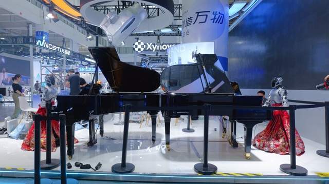 WRC 2026|从“自我复制”到“柔性技能”灵心巧手,开拓灵巧操作全新场景实践