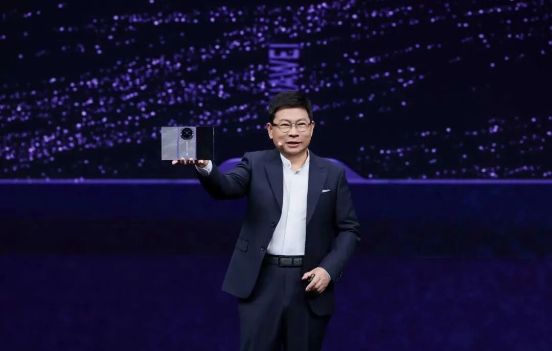 华为时隔六年再发旗舰芯片，余承东现场连喊三个Super