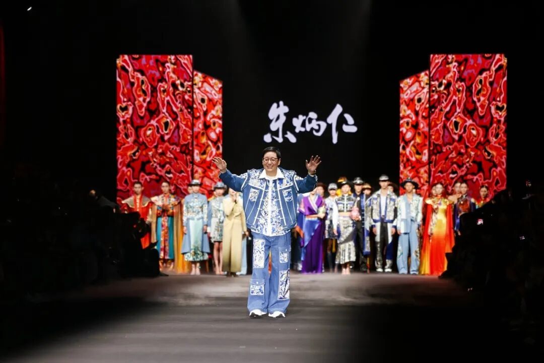 非遗×AI,数贸会上演东方美学,朱炳仁·铜的破圈启示录